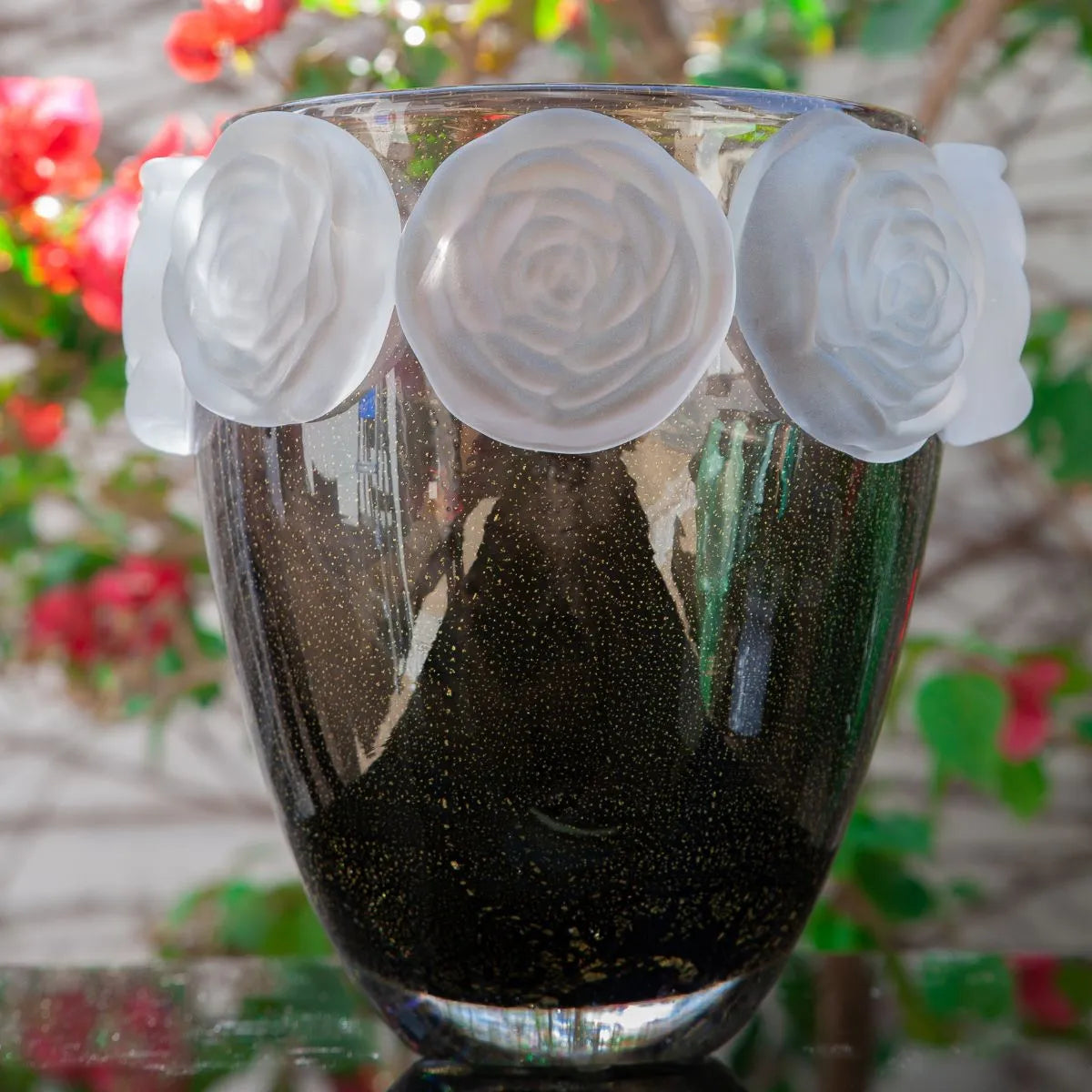 Vaso de Murano Grande Escuro com Ouro e Detalhes de Rosas cor Cristal Fosco